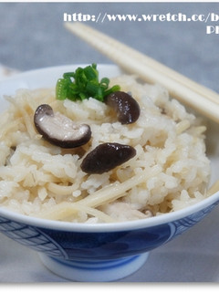 「日式炊飯」筍絲香菇炊飯 的食譜成品照片