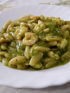Foto di Gnocchetti con crema di zucchine e gamberetti