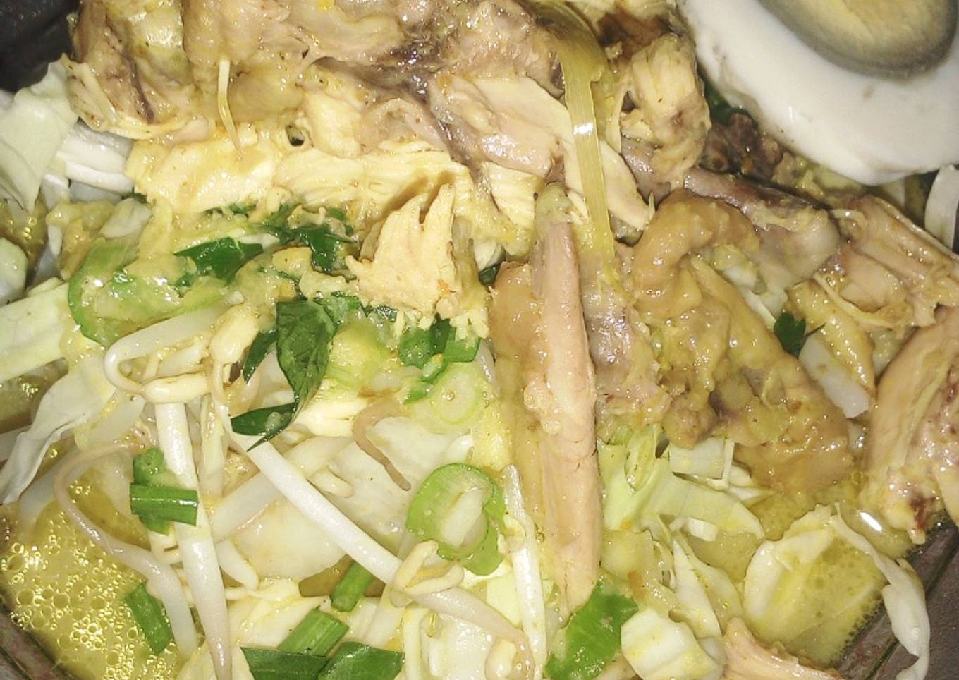 Ketupat with soto ayam santan