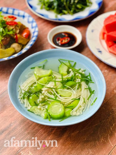 Hình của món Canh Mướp Nấu Nấm Kim Châm.