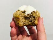 Una foto de muffins de banana
