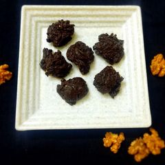 A picture of Walnut chocolate clusters.