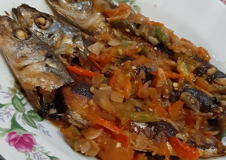 makanan Ikan Asin Tumis Cabe Tomat Jadi, Bisa Manjain Lidah