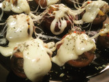 Portobello rellenos de verduras y queso raclette