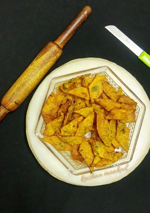 મેથીના તીખા શક્કરપારા (Methi Tikha Shakkarpara Recipe In Gujarati) રેસીપી મુખ્ય ફોટો