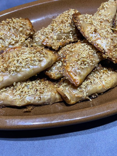Una foto de Empanadillas de queso con cebolla caramelizada