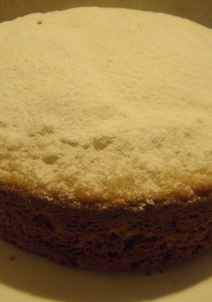 Una foto de Torta de ciruela al ron y nueces