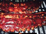 Una foto de costillar de cerdo a las brasa