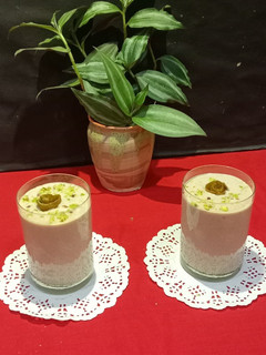 A picture of Chikoo and Nuts Milkshake.