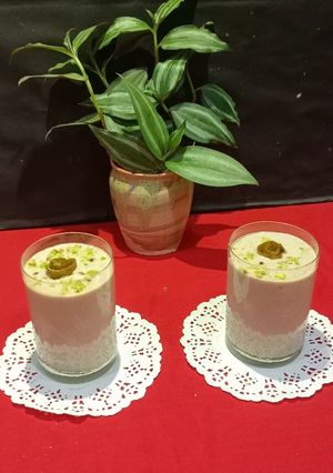 A picture of Chikoo and Nuts Milkshake.