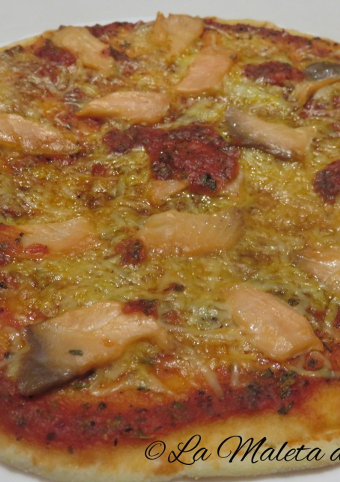 Una foto de Pizza de salmón ahumado
