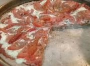 Una foto de pizza integral sin aceite