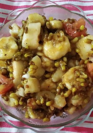 A picture of Moth chaat.