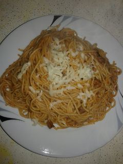 صورة لوصفة سباغيتي بالجبن واللحم المحروم