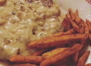 صورة لوصفة ستيك اللحم بصوص المشروم صحي (healthy steak with mashroom souce)