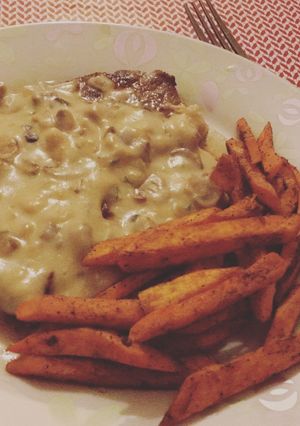 صورة لوصفة ستيك اللحم بصوص المشروم صحي (healthy steak with mashroom souce)