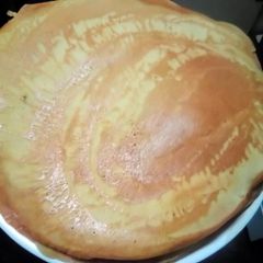 A picture of Fruity pancakes with cardamom.