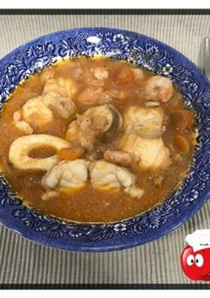 Una foto de Caldereta de pescado y marisco en crock-pot
