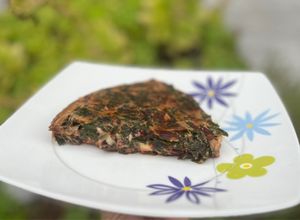 Una foto de Tortilla de hojas de Remolacha