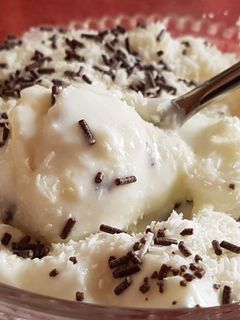 Una foto de Postre de banana y coco