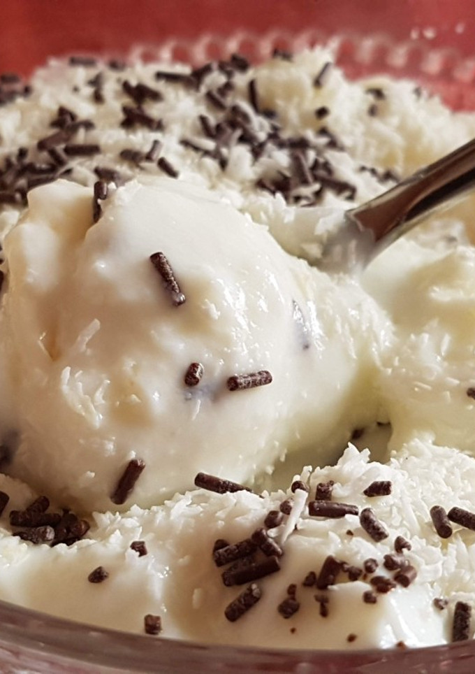 Una foto de Postre de banana y coco