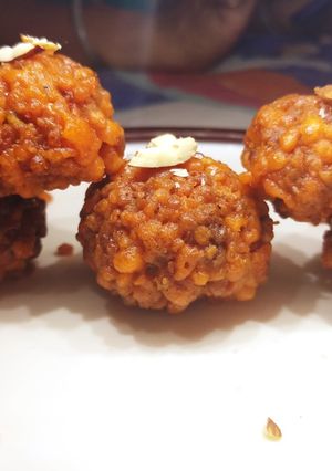 A picture of Motichoor ladoo.