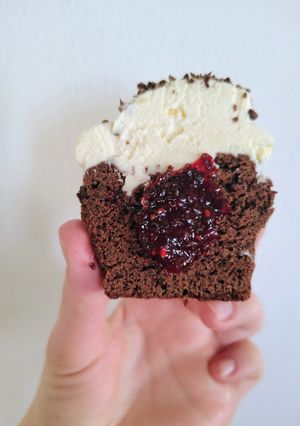Una foto de Cupcakes de selva negra