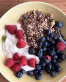 Iogurte com Fruta e Granola