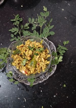 शेवग्याच्या फुलाची भाजी (shevgyachya fulachi bhaji recipe in marathi) रेसिपी चे मुख्य फोटो 