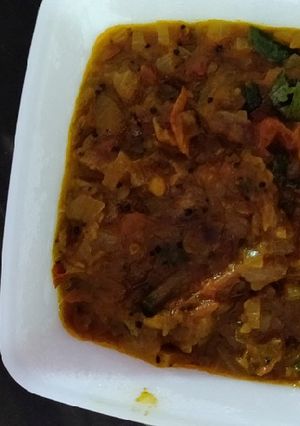 A picture of Onion tomato thokku.