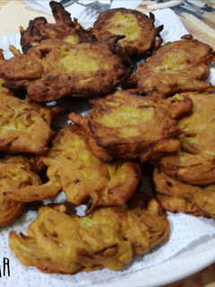 Una foto de Bhaji (fritos de cebolla)