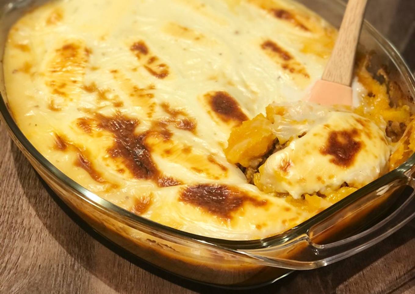 Pastel de lentejas gratinado