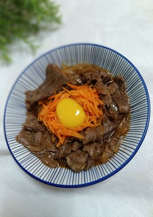日式月見牛丼 的食譜成品照片