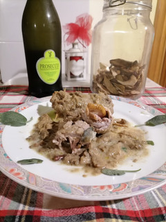 Foto di Involtini di manzo con lardo di Colonnata e cappella di porcino