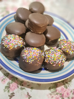 Una foto de Alfajores de chocolate 🍫