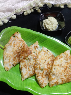 A picture of Leftover rice and lauki uttapam.