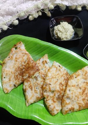 A picture of Leftover rice and lauki uttapam.