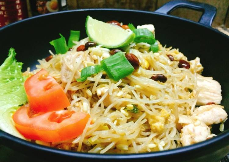 Easiest Way to Prepare Perfect Chicken Pad Thai
