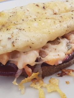 Una foto de Tosta gratinada