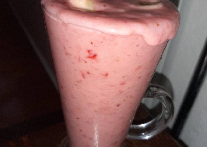 Step-by-Step Guide to Make Quick Strawberry Shake (Vegan)🍌🍌🍌🍌🍓🍓🍓🍓