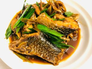 青蒜麻油燒烏魚