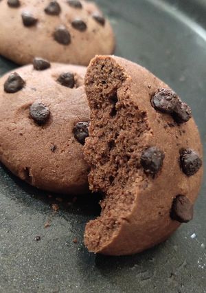 ચોકલેટ કૂકીઝ (Chocolate Cookies Recipe In Gujarati) રેસીપી મુખ્ય ફોટો