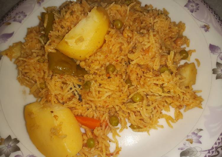 Recipe of Any-night-of-the-week Green Peas and Potato Pulao