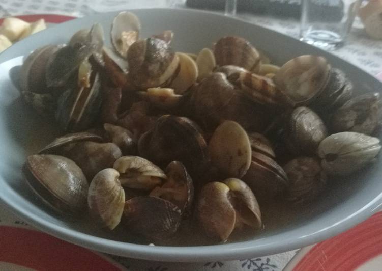 Almejas a la marinera
