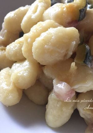 Foto di Gnocchi con zucchine, pancetta e provolone