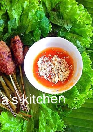 Hình của món Nem lụi.