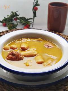 Una foto de Judiones con chorizo y verduras