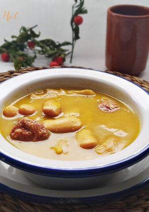 Una foto de Judiones con chorizo y verduras