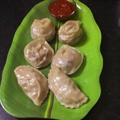 A picture of Paneer vegetable momos.