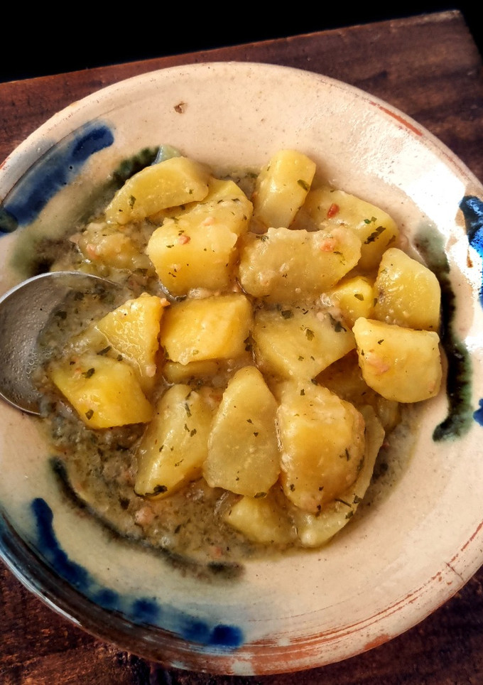 Una foto de Patatas con majado de almendras {receta vegana}